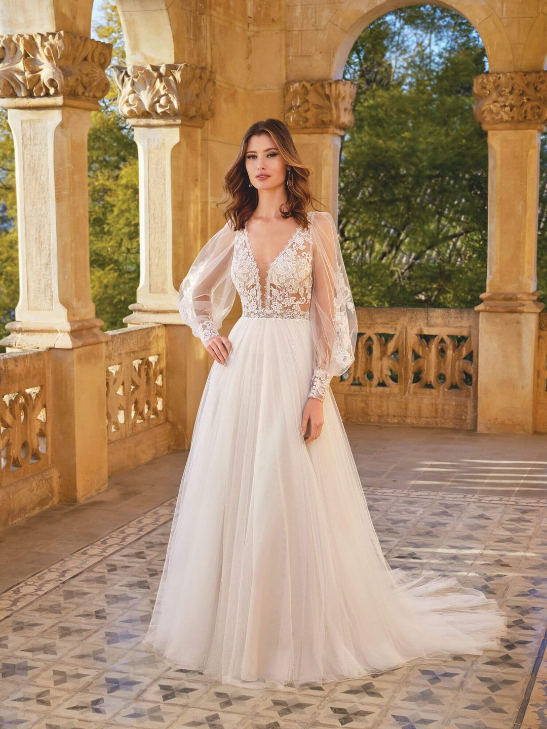 Brudekjoler med lange ærmer – romantisk elegance hos One &amp; Only i Allerød