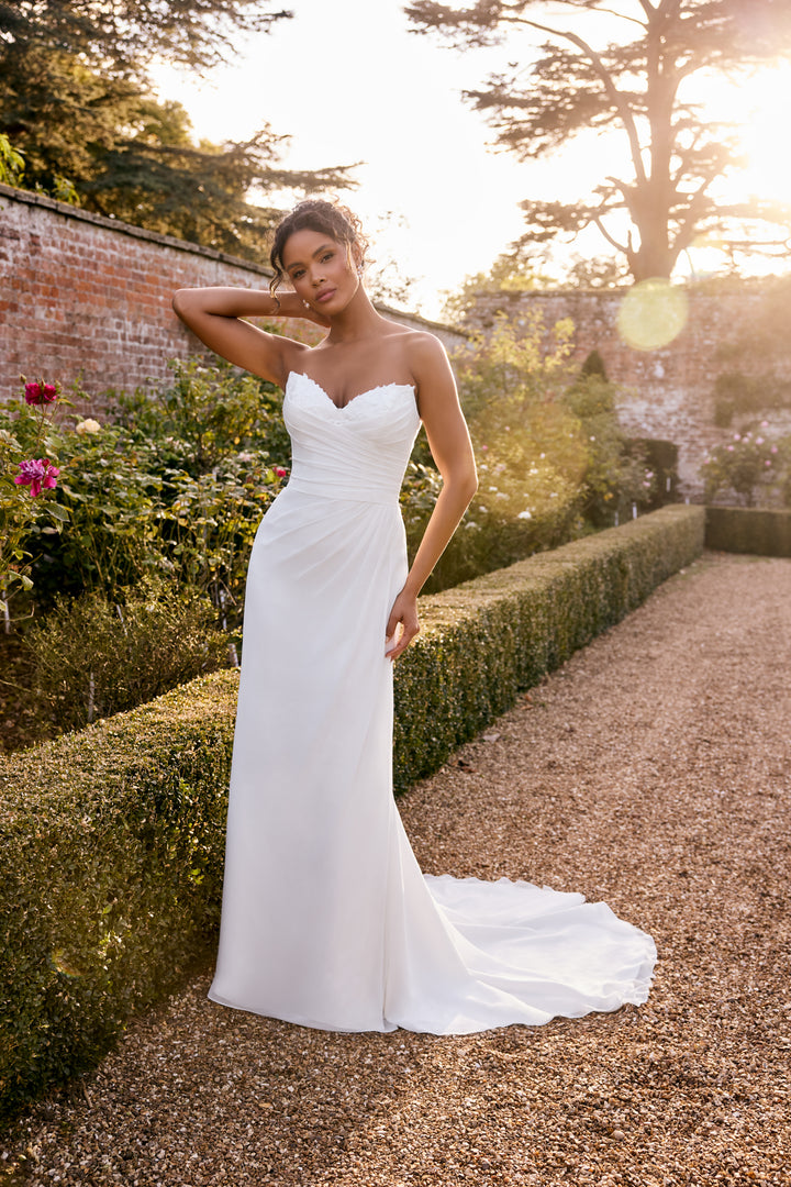 Auriane – Elegant Fit & Flare brudekjole i chiffon med sweetheart-udskæring