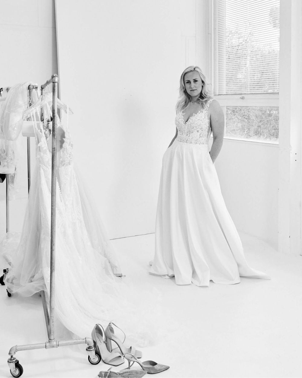 Elegant og tidløs A-Line brudekjole fra One & Only i Allerød – klassisk snit med moderne detaljer.