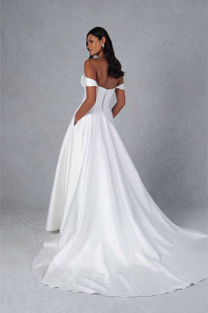 Brudekjole fra Rings Collection – model 55180 – ryg – One & Only Allerød