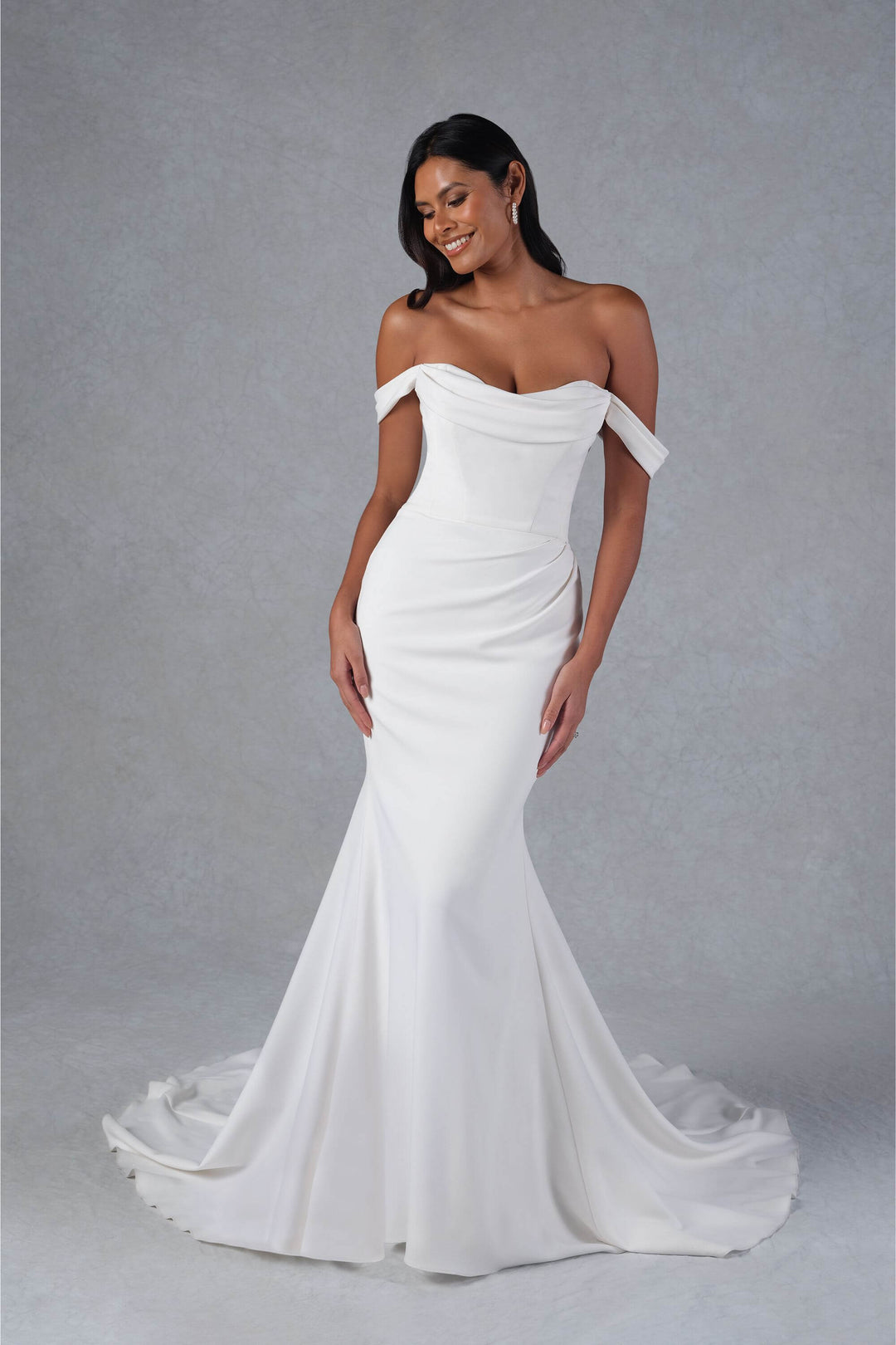 Brudekjole fra Rings Collection – model 55181 – front – One & Only Allerød