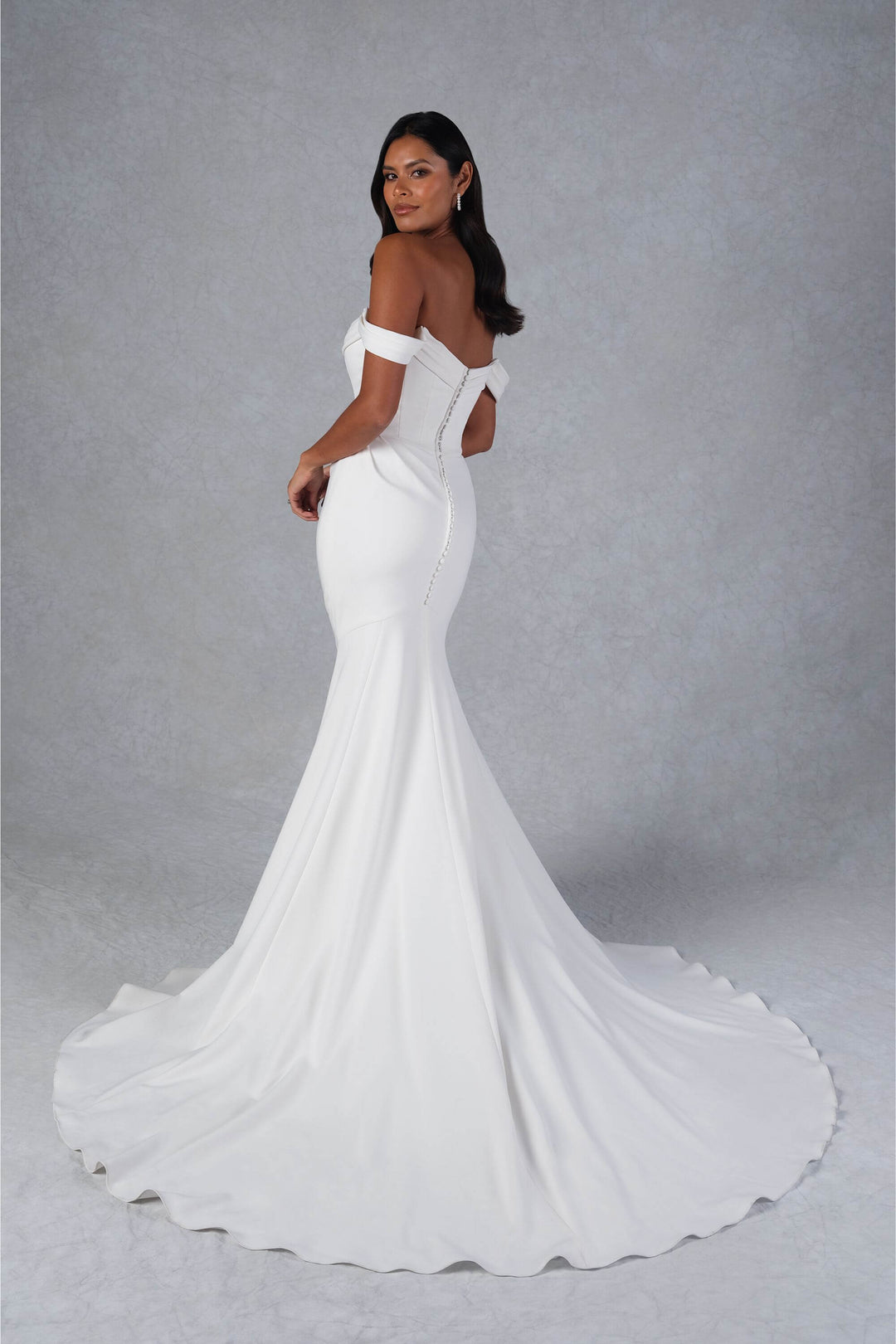 Brudekjole fra Rings Collection – model 55181 – ryg – One & Only Allerød