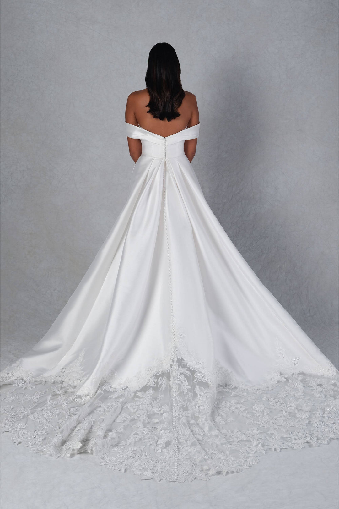 Brudekjole fra Rings Collection – model 55185 – ryg – One & Only Allerød