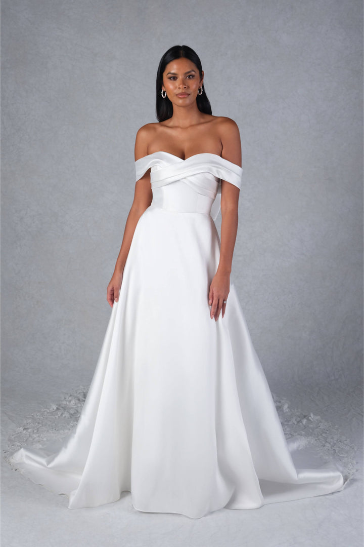 Brudekjole fra Rings Collection – model 55185 – front – One & Only Allerød