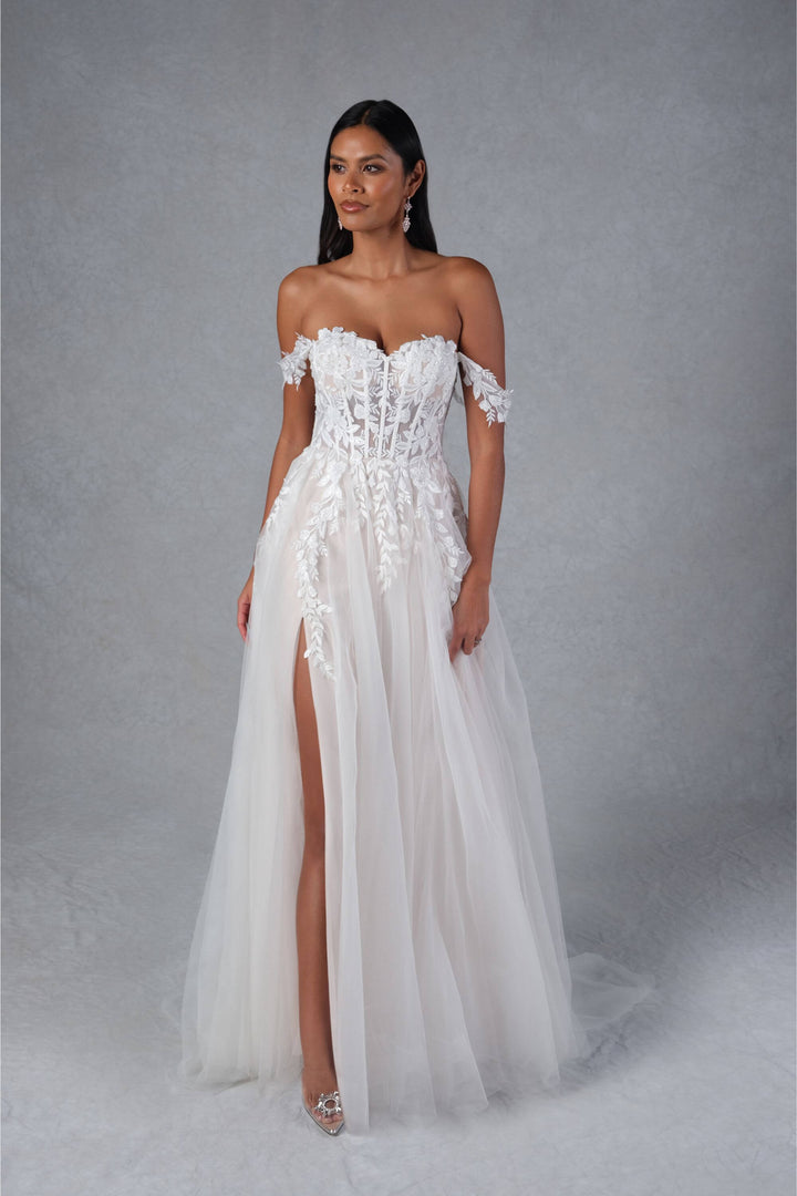 Brudekjole fra Rings Collection – model 55188 – front – One & Only Allerød