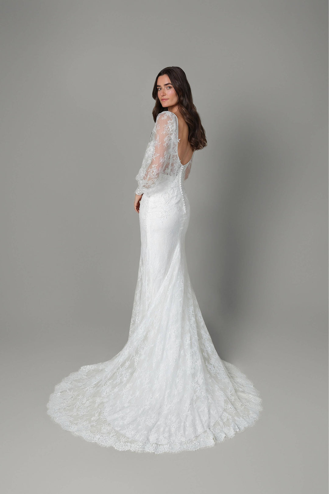 Brudekjole fra Rings Collection – model 55198SL – ryg – One & Only Allerød