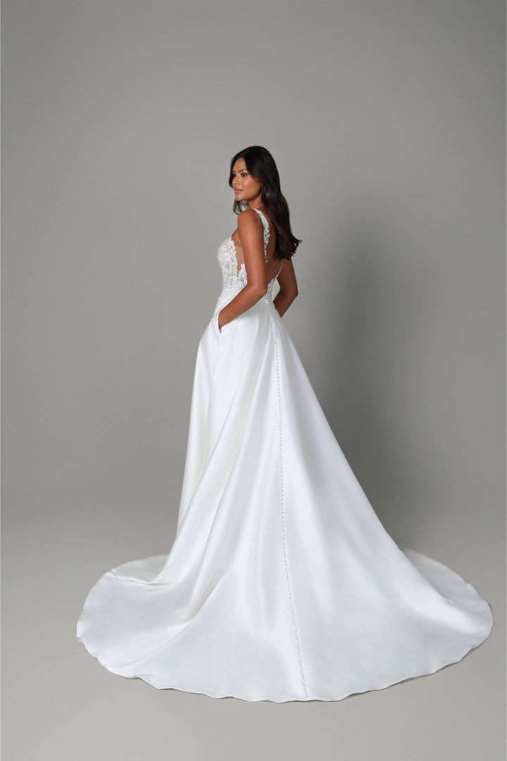 Brudekjole fra Rings Collection – model 55201 – ryg – One & Only Allerød