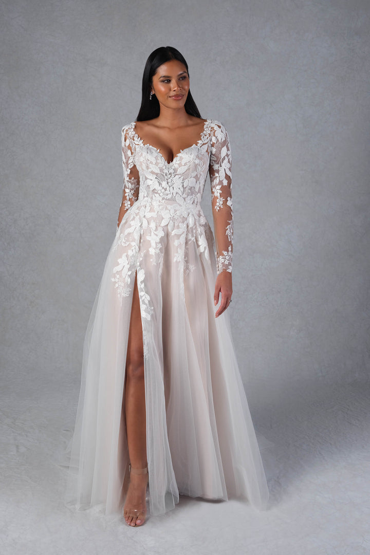 Romantisk A-line brudekjole i tyl med lange ærmer, V-udskæring og illusion-ryg