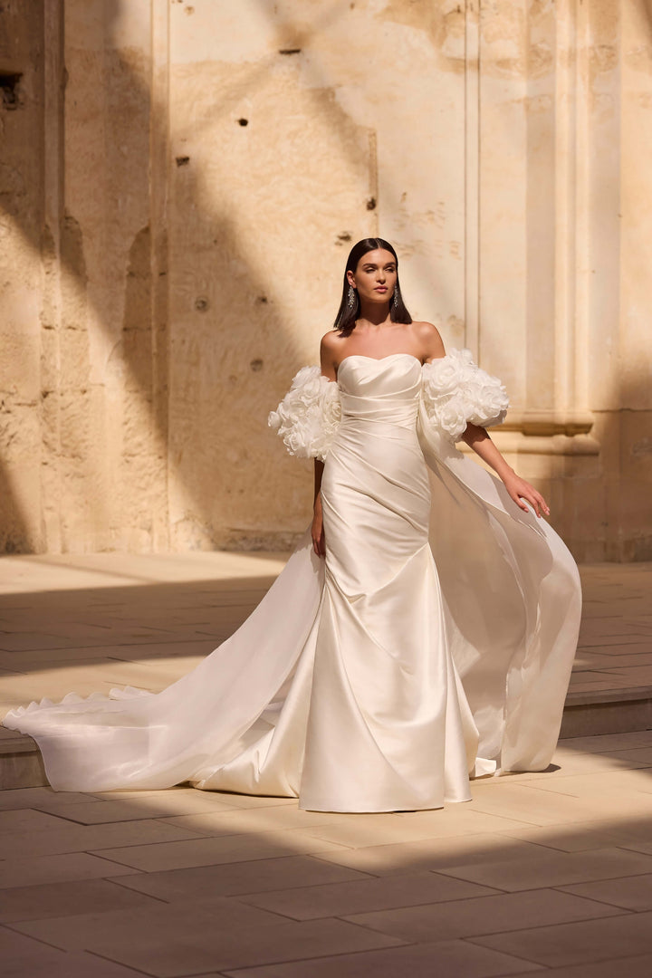 Havana - Elegant Fit & Flare brudekjole i satin med draperet corsage